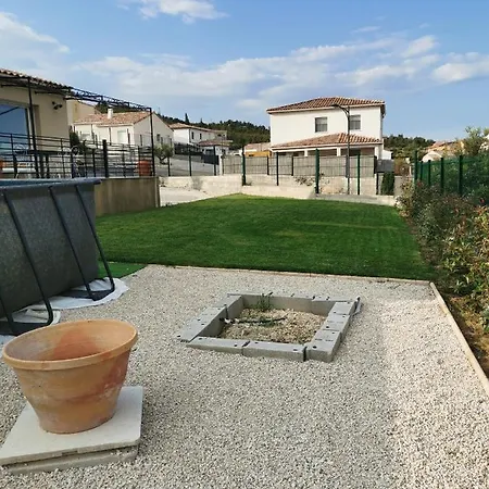 Moderne Sur Les Hauteurs D'aramon Villa *