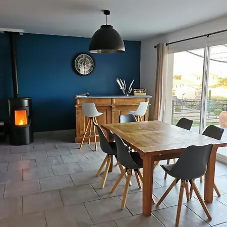 Moderne Sur Les Hauteurs D'aramon * Aramon