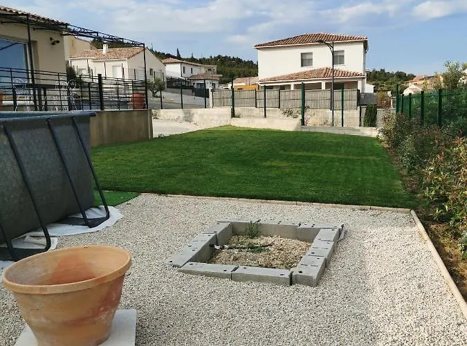 Moderne Sur Les Hauteurs D'aramon Villa *