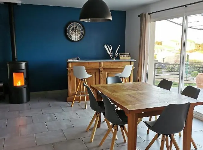 Moderne Sur Les Hauteurs D'aramon * Aramon