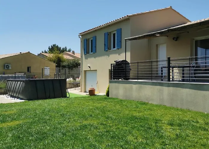 Moderne Sur Les Hauteurs D'aramon Villa